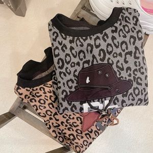 Leopard print sweatshirt